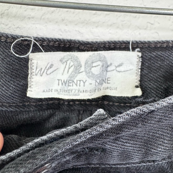 Free People We The Free Maggie Mid Rise Straight Leg Jeans Black Ripped Size 29 - Picture 5 of 8